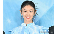 山田優、ショーパン×ブーツから圧巻美脚披露「腰の位置高すぎ」「着こなしがレベチ」 画像