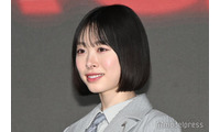 日向坂46高橋未来虹、ミニボトムス×タイツ姿で美脚ライン際立つ「完璧なスタイル」「着こなしが神」と反響 画像