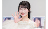 AKB48佐藤綺星、透けニーハイソックス×ミニスカ衣装で魅了「可愛すぎて叫んだ」「アクスタにして飾りたい」 画像