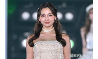 ゆきぽよ、美人妹と平成ギャルに変身 美脚際立つ“超ミニ丈”コーデに絶賛の声「再現度高すぎる」「似合ってる」 画像
