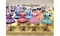 なぜアイドル衣装は“ファッションアーカイブ”になったのか　KAWAII LAB.衣装展にFRUITS ZIPPER、CANDY TUNEら154着が集結 画像