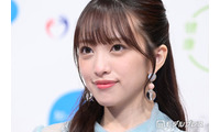 AKB48卒業の向井地美音、美脚のぞく変形スカート衣装ショット公開「すごく似合ってて可愛い」「曲聴くたびに泣いちゃいそう」の声 画像