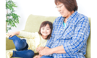 転んでしょんぼりする5歳の孫。70代の祖母が台所から持ってきた“もの”に「温かい気持ち」 画像