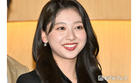 元日向坂46富田鈴花、美脚のぞく制服姿「スタイル抜群」「まだまだ現役でいける」と反響 画像