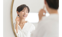 40代、今季の日焼け止めは「トーンアップUV」一択。朝の30秒で「お疲れ顔」をリセットし、夕方まで美肌がつづく理由 画像