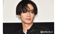活動再開のTHE RAMPAGE川村壱馬、メンバーに囲まれる仲睦まじい様子 ボーカル3人の“肩寄せショット”も 画像
