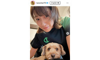 狩野舞子、モノトーンスタイルのミニスカゴルフコーデ公開「似合ってます」「美脚すぎる」の声 画像