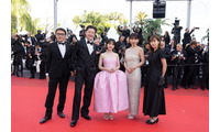 岸井ゆきの、浅野忠信らとカンヌ映画祭のレッドカーペットを満喫『すべて真夜中の恋人たち』 画像