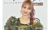 LiSA、片脚網タイツの真紅ミニ丈衣装で圧巻美脚披露「かっこよくて可愛い」「パワフルで輝いてる」と反響 画像
