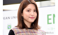 川島海荷「大好きなディズニー映画をイメージ」結婚式お色直しドレスでの夫婦ショットに反響「体格差にキュン」「リアルプリンセス」 画像