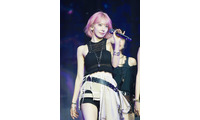 LE SSERAFIM、新曲「BOOMPALA」でステージごと回転 観客へ呼びかけ「Stand up！」【Weverse Con Festival】 画像