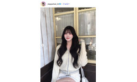 美人インフルエンサー、タイトミニスカから美脚スラリ 韓国制服姿に「脚のラインが綺麗」「お顔小さすぎ」の声 画像