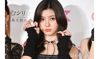 Kep1erダヨン、ミニスカ姿の美脚ショット公開「ため息出るほど美しい」「圧倒的なスタイル」と反響 画像