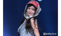 CUTIE STREET古澤里紗、ショート丈デニムビスチェ×レーススタイル「おしゃれすぎ」「透明感すごい」の声【オキコレ2026】 画像
