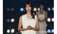 美人アナウンサー、圧巻美脚輝くタイトミニワンピ姿に熱視線「スタイル異次元」「身体の半分以上脚」 画像