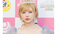 益若つばさ、辻希美のサプライズバースデーパーティー公開 豪華料理に「ケーキでかくてデザインもすごい」「見たことないものばかり」の声 画像