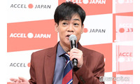 名倉潤、娘の誕生日祝いで家族ショット「娘さんおめでとうございます」「素敵な家族写真ですね」の声 画像