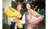 野呂佳代「茉莉ちゃんが黒木さんで本当によかった」黒木華と熱くハグ「銀河の一票」松下洸平もクランクアップ 画像