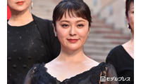 貫地谷しほり、美肌輝く黒キャミソール姿披露「透明感が半端ない」「大人の魅力が凄い」と反響 画像