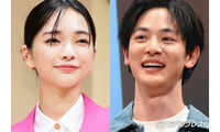 「風、薫る」見上愛＆小林虎之介、“久々の再会”肩並べ2ショットに反響「お似合いすぎる」「劇中で早くこの笑顔が見たい」 画像