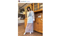 芹那、抜群スタイル際立つタンクトップ＆アシメミニスカコーデ姿に「完璧なプロポーション」「脚長すぎる」の声 画像