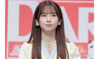乃木坂46菅原咲月、美脚際立つミニ丈衣装姿で雰囲気ガラリ「タイツ裂けてるのロック」「いつもと違うオーラ」の声 画像