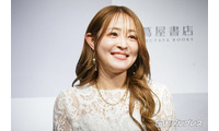 大沢あかね、美スタイル際立つ韓国での水着ショット披露に反響「美しさに磨きがかかってる」「スタイルよすぎ」 画像