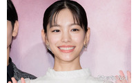 當真あみ、祖母との2ショット公開に反響「姿勢が良くて凛としてる」「上品」 画像