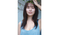 比嘉愛未「FRIDAY」初表紙＆巻頭グラビアで美肌輝く 画像