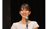 元TBS山本里菜アナ、背中チラリのバックスタイルコーデ披露「セクシー」「おしゃれ」の声 画像