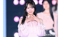 ≠ME谷崎早耶、甘めミニ丈ワンピ姿でパリディズニー満喫「リアルプリンセス」「美しすぎて直視できない」とファン悶絶 画像