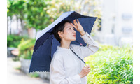 仕事相手が眉をひそめる。職場での薄着ファッションのマナー違反、覚えておいて 画像