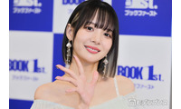 岡田紗佳、ノースリーブチャイナ風ドレス姿公開「透明感すごい」「スタイル良いから何着ても似合う」 画像