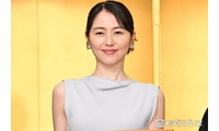 長澤まさみ、大胆肌見せチューブトップ姿に絶賛の声「唯一無二の美しさ」「洗練されていてかっこいい」 画像