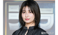 吉川愛、ノースリーブドレス姿に絶賛の声「見惚れちゃいます」「肌綺麗すぎる」 画像