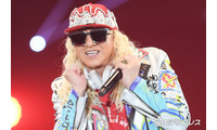 DJ KOO「65歳になりました」バースデーパーティーでの家族ショット公開「豪華で素敵なお祝い」「プレゼントもセンス抜群」の声 画像
