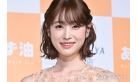 高橋ひかる、圧巻美脚際立つショーパンコーデに絶賛の声「スタイル抜群」「身体の半分以上脚」 画像