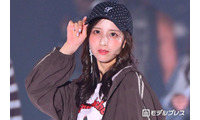 元乃木坂46佐藤楓、キャップ被りウィンクで決めポーズ「でんちゃん可愛すぎ」「スタイル抜群」の声【関コレ2026A/W】 画像