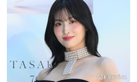 TWICEモモ、へそ出しデニムパーカーから引き締まった美ウエスト披露「腹筋が綺麗すぎる」「クールビューティー」 画像