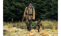 ブラッド・ピット演じる退役軍人と義足の愛犬、互いを支え合う固い絆…『ハート・オブ・ビースト』予告編 画像