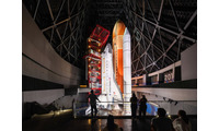 宇宙船エンデバーが“発射ポーズ”で恒久展示 米カリフォルニアに「サミュエル・オシン航空宇宙センター」11月開館へ 画像