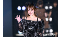 登録者数90万超美人YouTuber、圧巻スタイル際立つキャミ×ミニボトム姿に熱視線「おしゃれな海外ショットみたい」「脚が真っ直ぐで綺麗すぎる」 画像