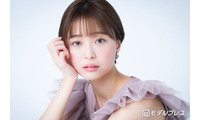 渡邊渚、すっぴんパジャマで「抹茶ラテキャンドル」作り公開「寝起きのすっぴん可愛すぎ」「本物のラテみたい」と反響 画像