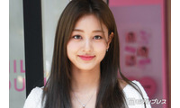 TWICEジヒョ、美脚全開のブラックコーデ披露「スタイル抜群で見惚れる」「圧倒的な脚の長さ」と反響 画像