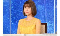 新妻聖子、胸元ざっくりドレス姿公開「映えてる」「圧倒的なオーラ」の声 画像
