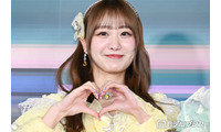 ＝LOVEメンバー、ミニスカセーラー風衣装に反響「透明感すごい」「スタイル抜群」 画像