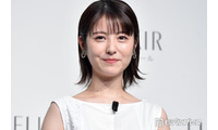 浜辺美波、美肌輝くノースリーブ姿で26歳誕生日を報告「肌綺麗すぎます」「見惚れちゃう」とファン悶絶 画像