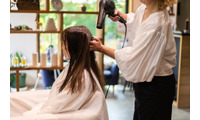 40代女性「美容費」の平均ってどれくらい？ 35歳を境に減ったものとは？ 画像