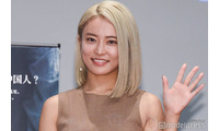 小島瑠璃子、金髪→暗髪に大胆イメチェン「大人の魅力がすごい」「美人すぎる」と反響 画像