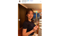 テレ朝・田中萌アナ、ノースリワンピ衣装ショットに反響「大人っぽくて素敵」「健康的でスタイル抜群」 画像